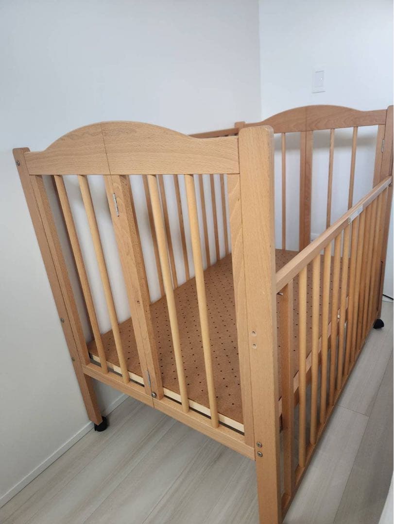 【美品】木製ベビーベッド★折りたたみ★ハイタイプ★石崎家具 ★スライド扉