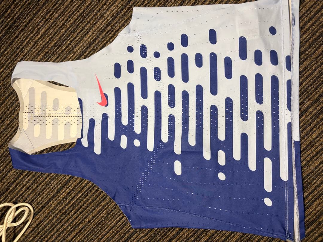 NIKE エアロスイフト M