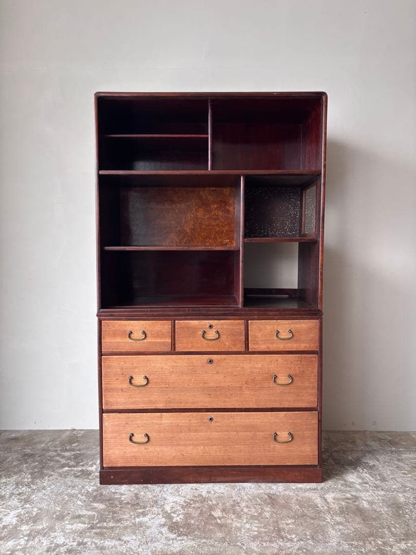 水屋箪笥　茶箪笥　和箪笥　食器棚　本棚　ディスプレイ棚　収納棚　箪笥　什器　和室