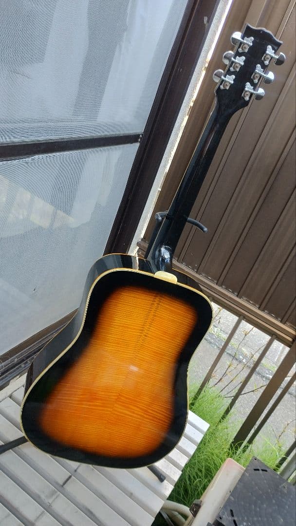 こ*ん様 経年美品 激鳴り トラ柾目 ハミングバード ダブルPU付きエレアコ