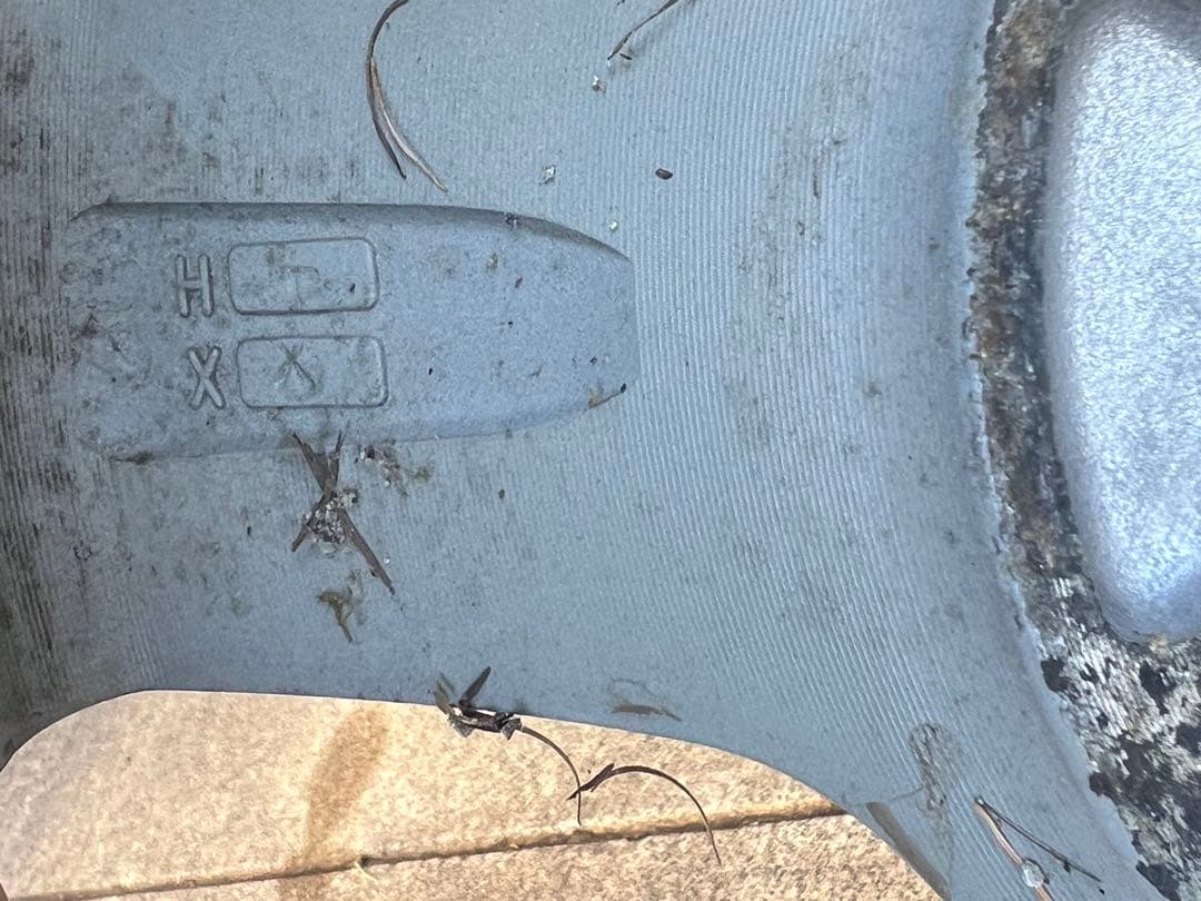 23年製造175/80R16スタッドレス　ジムニーに使用