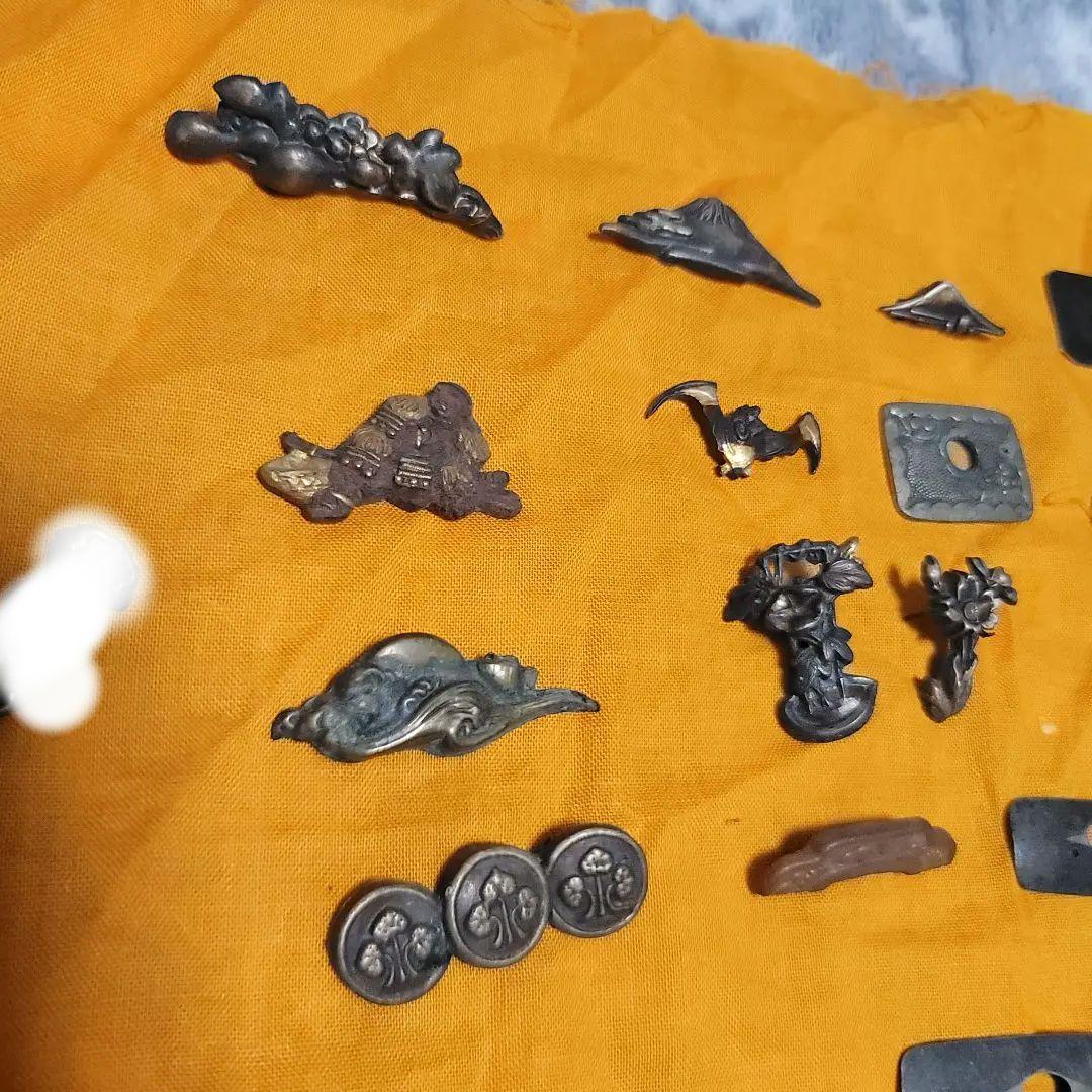 前金具 一式 前金具 目貫 煙草入れ 煙管 骨董 銀 銅 真鍮 彫金 金工