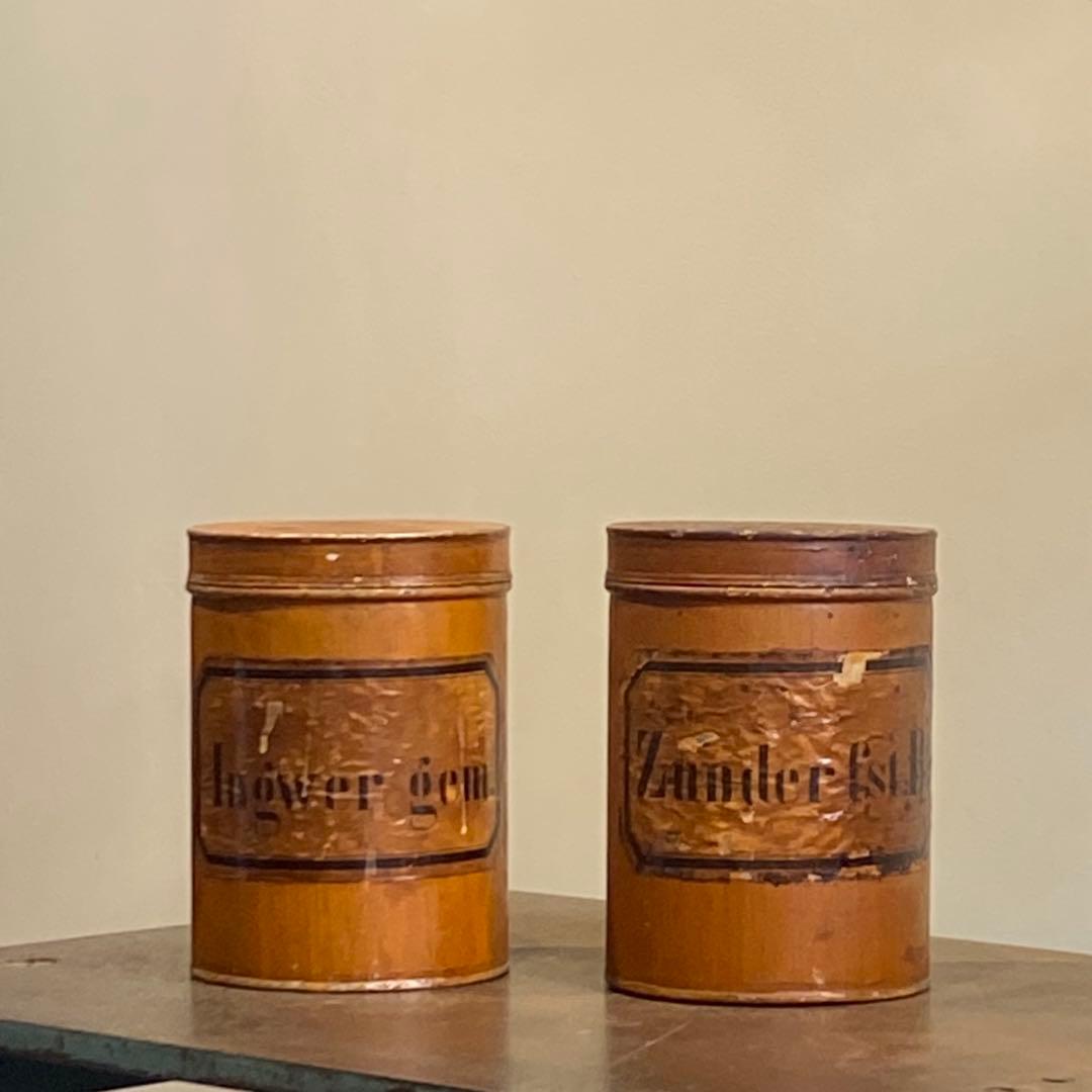 古い缶 二つセット ドイツ アンティーク