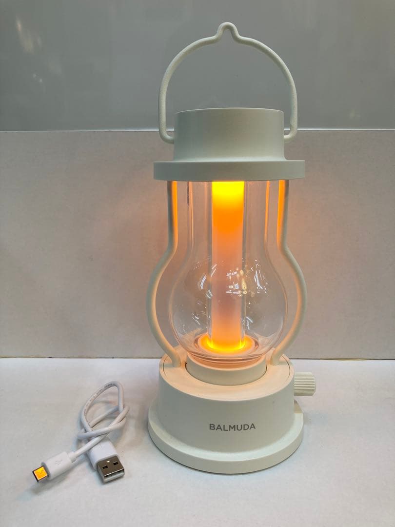 美品 バルミューダ ランタン LEDランタンポータブル L02A-WH