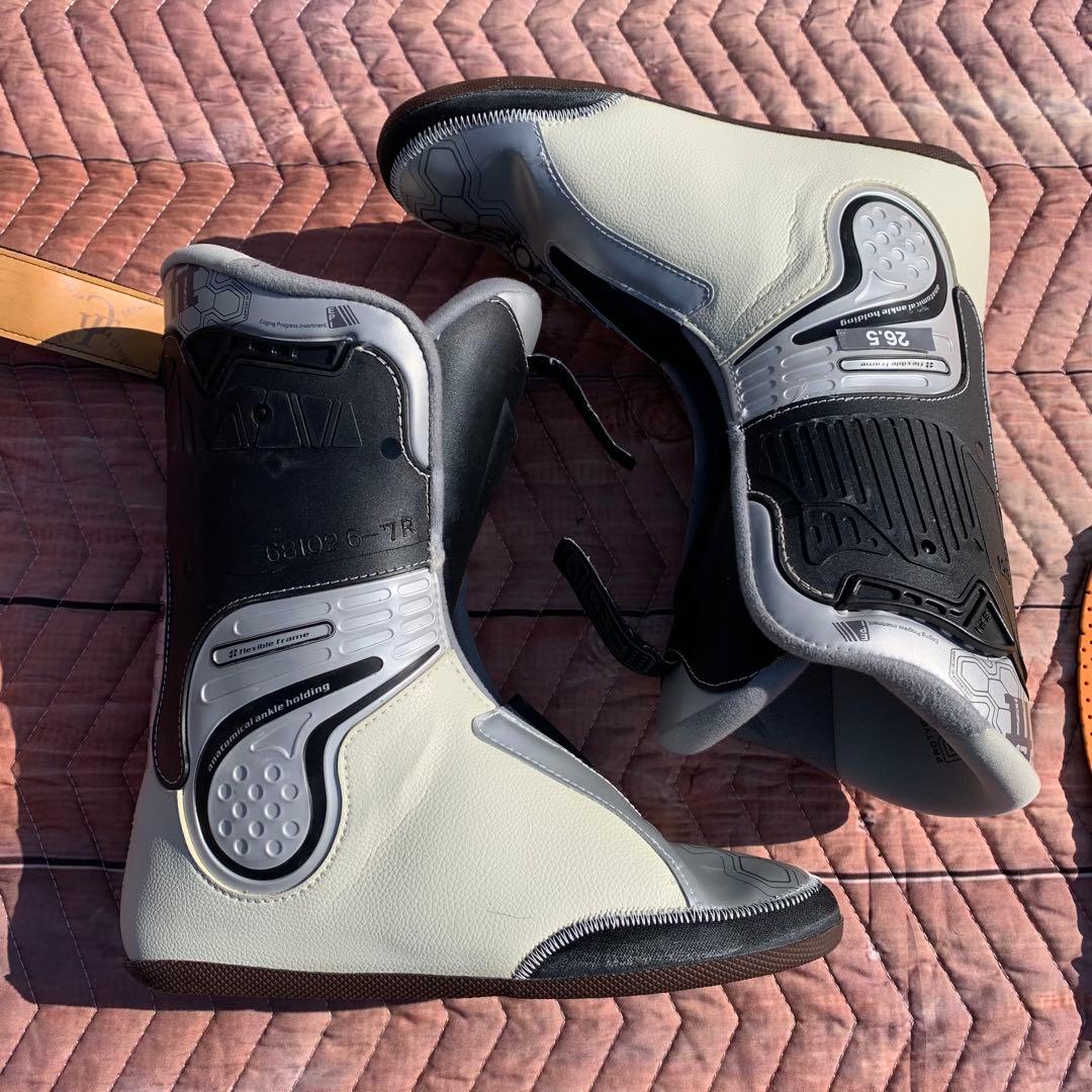 GEN Bumps 9 WCUP スキーブーツ モーグル　フリースタイル