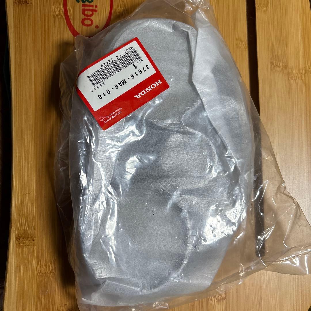 CBX400Fメーターカバー 37616-MA6-018