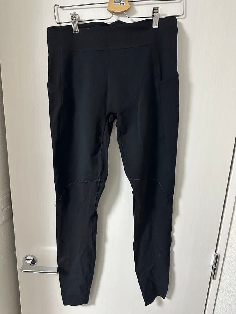 新品 Lululemon ブラックレギンス ポケット付き