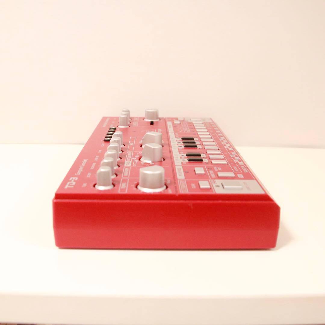 動作確認済 BEHRINGER TD-3-RDアナログベースラインシンセサイザー