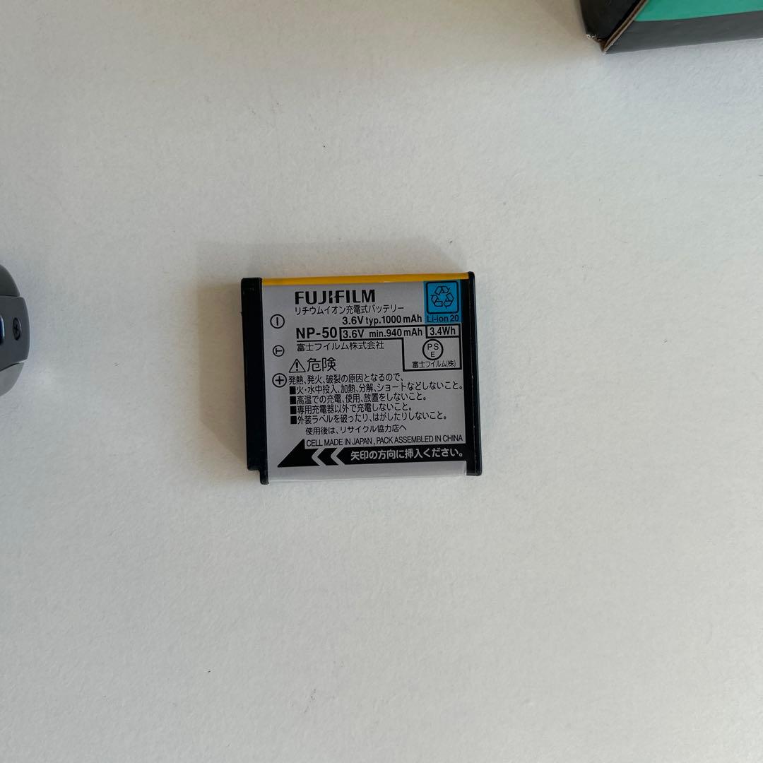 富士フィルム　FINEPIX F70EXR