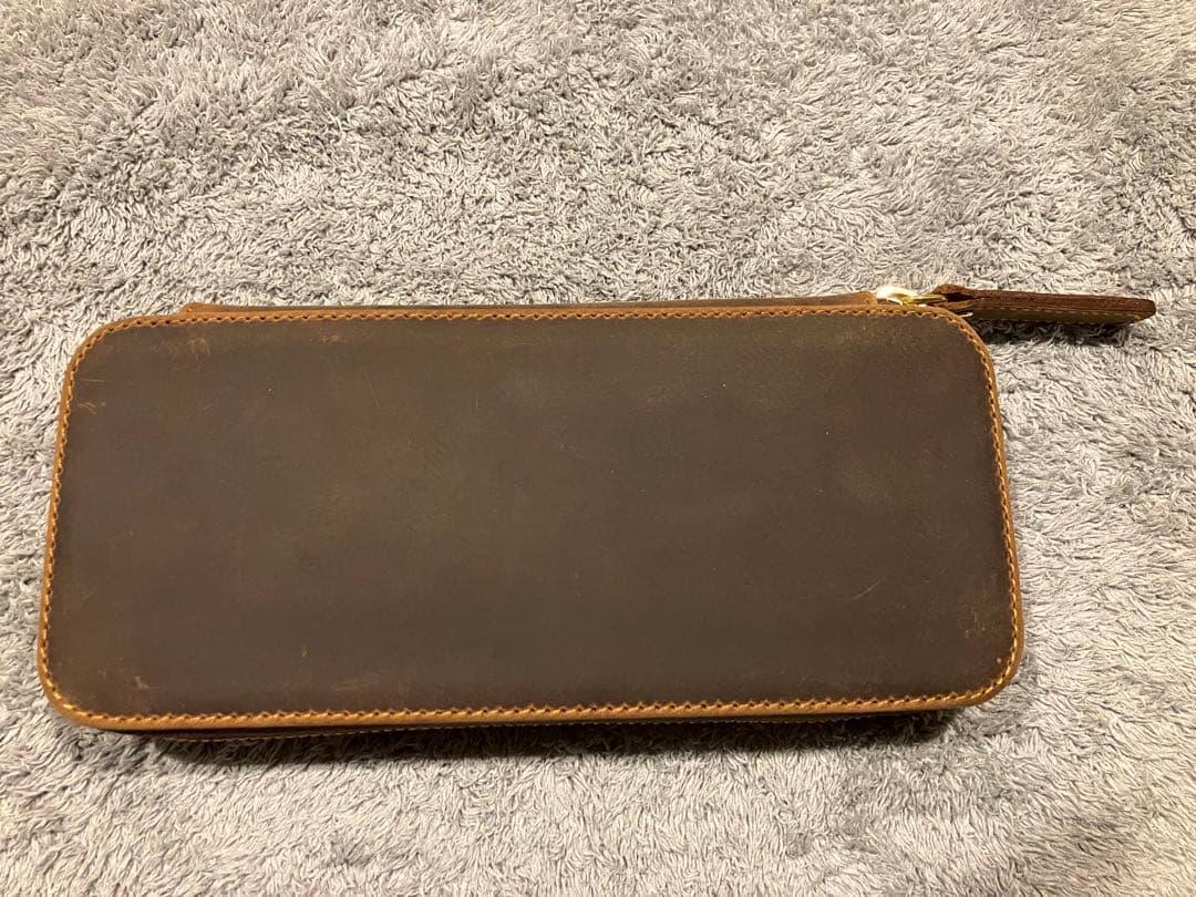 バハギア ラウンドジップペンケース クレイジーホース ダークブラウン