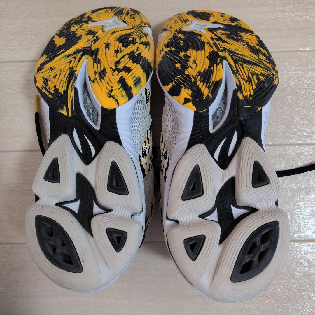 値下げMizuno Wave Lightning Z7 海外限定モデル