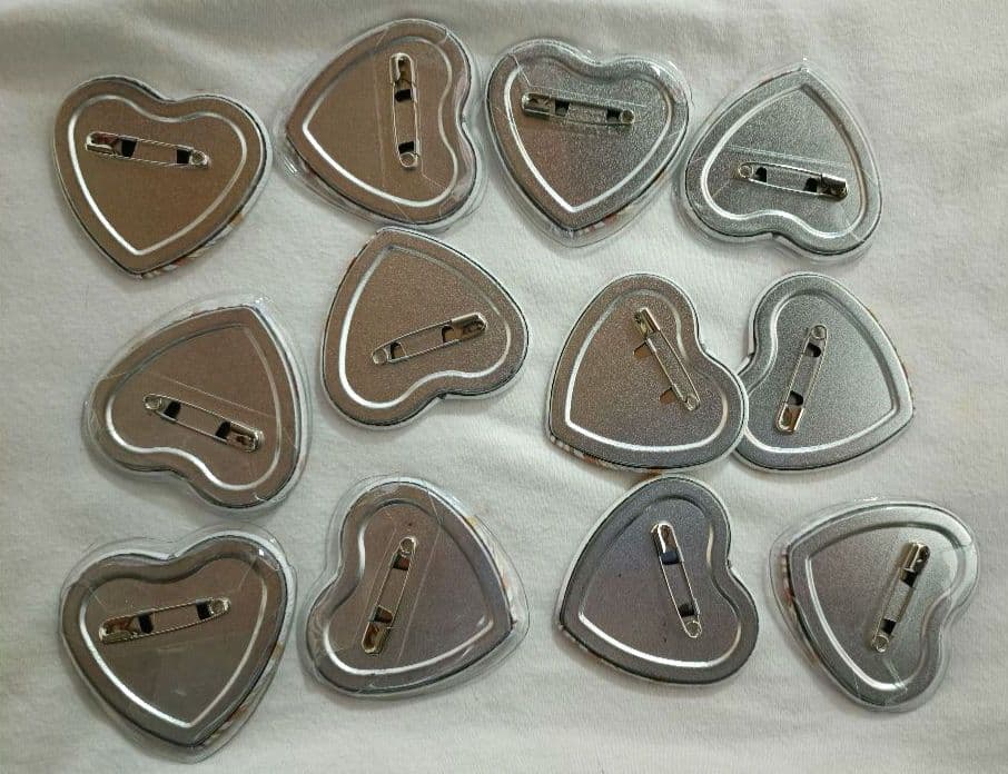 すとぷり　莉犬　缶バッチ　7周年　ハートの缶バッチ