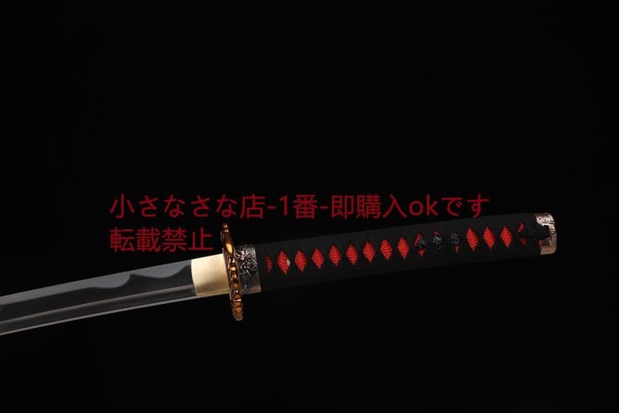 武士の刀を磨く 武具　刀装具　日本刀　模造刀 居合刀