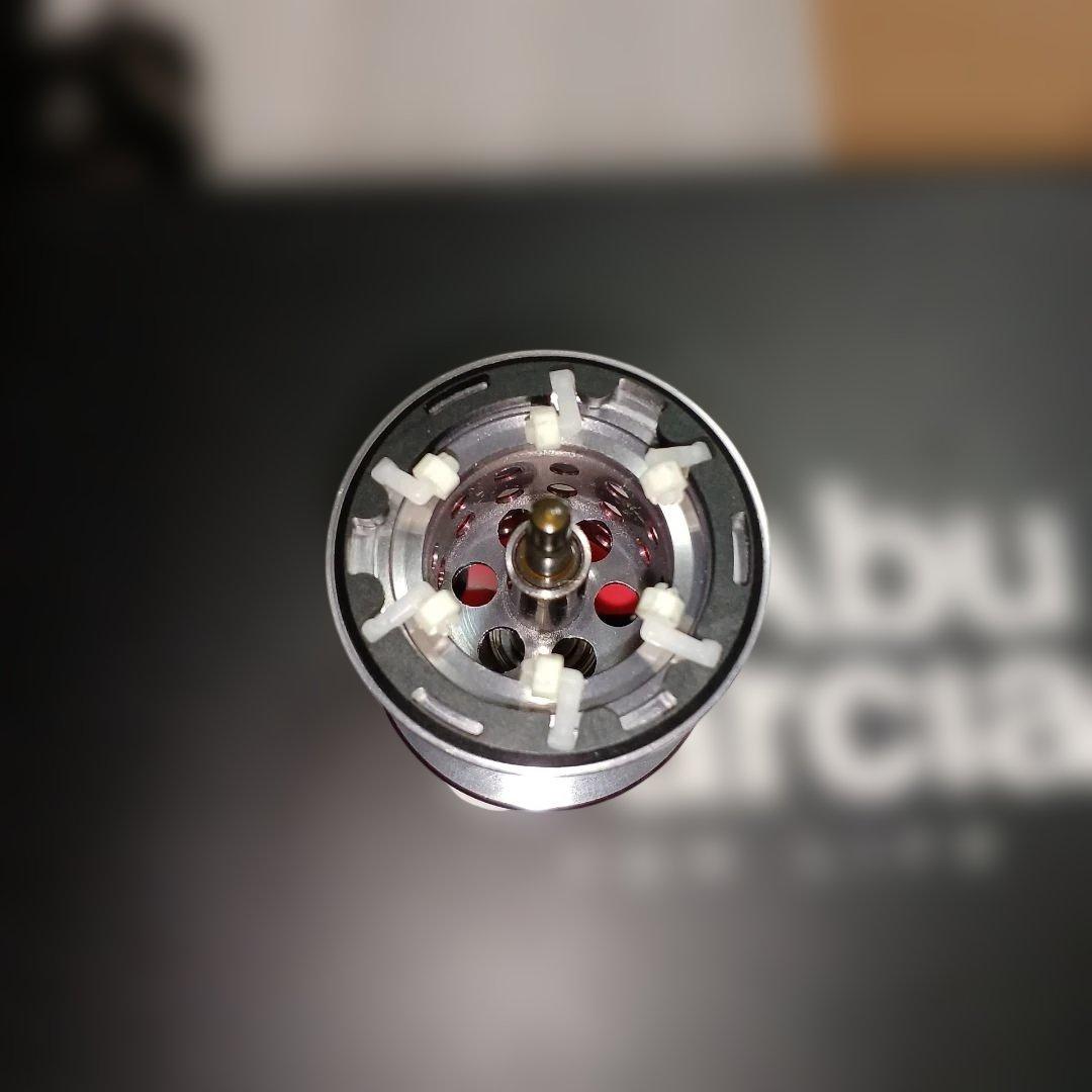 Abu REVO Elite 7 右ハンドル