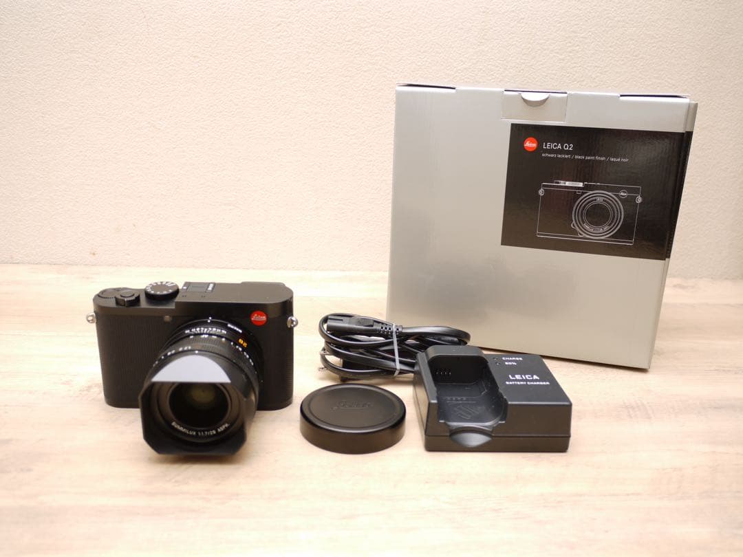 Leica Q2 コンパクトデジタルカメラ
