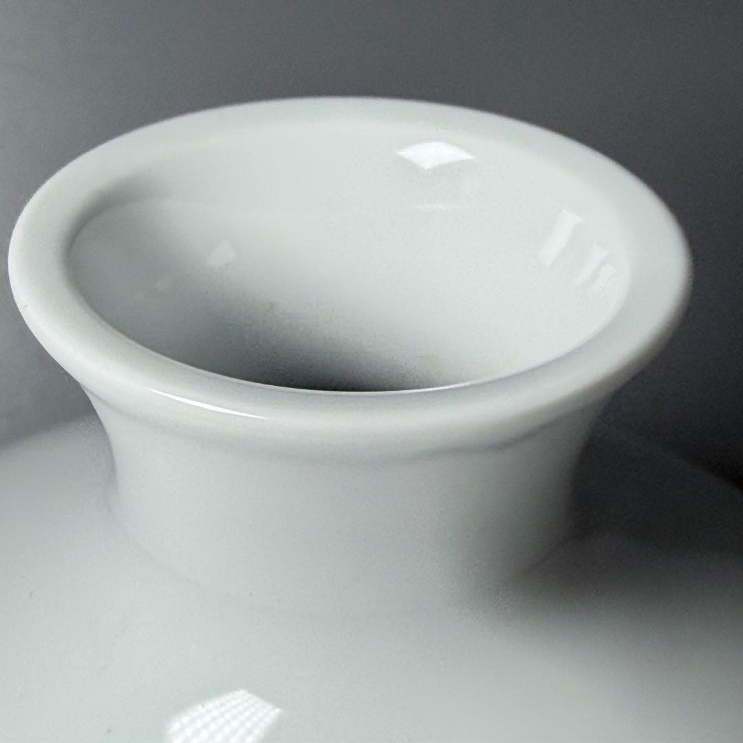 人間国宝　井上萬二　白磁牡丹彫文花瓶　大作　胴径約26cm　特注箱　110万円