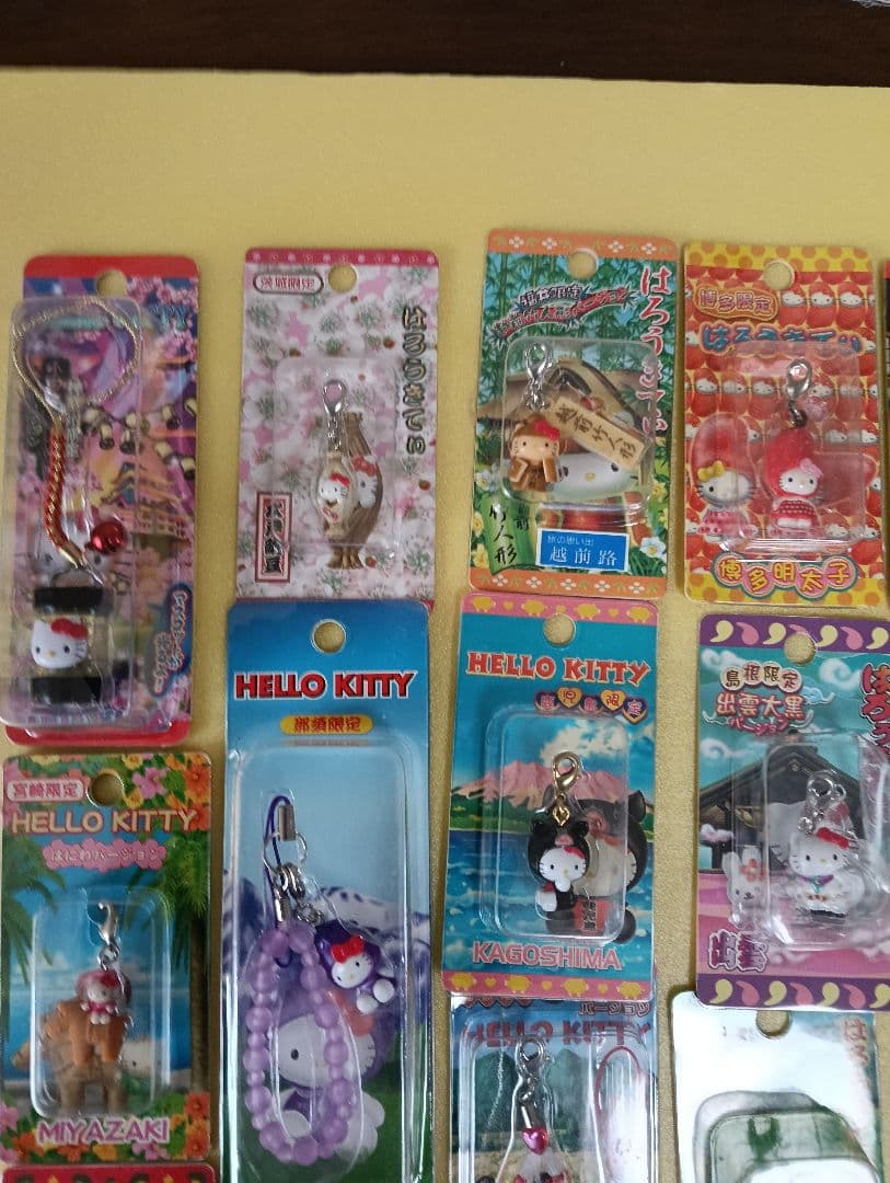 E ご当地ハローキティファスナーストラップなど日本全国47都道府県制覇！＋１個