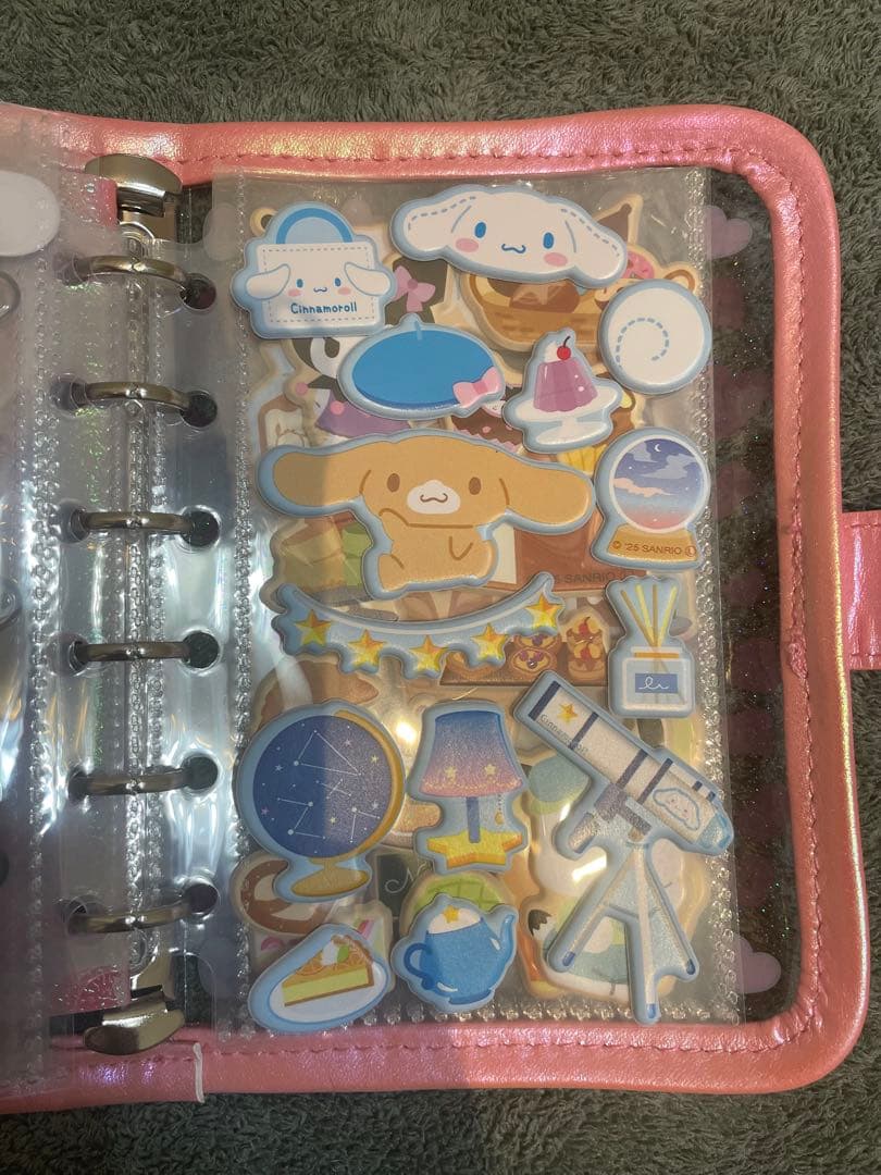 【コギャルキティシール帳　バインダー付き】サンリオ　ズートピア　シール帳ランダム