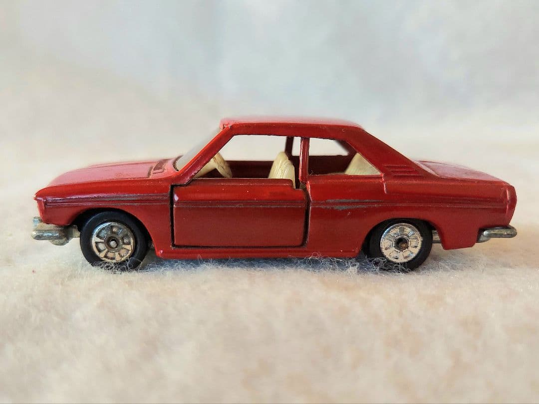 (トミカ日本製) 日産ブルーバード2台