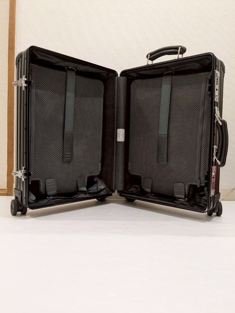 生涯保証 リモワ クラシック キャビン ブラック 36L