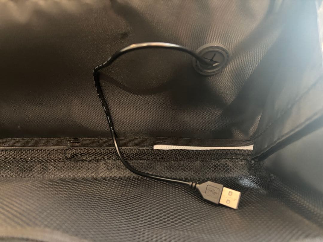 ラスト1点 スーツケースTSAロックMサイズ65Lシルバー