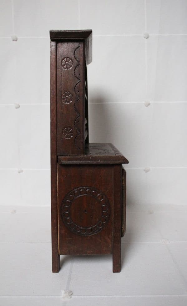 フランス アンティーク 古い木製のブルターニュ家具 ドール用家具 キャビネット