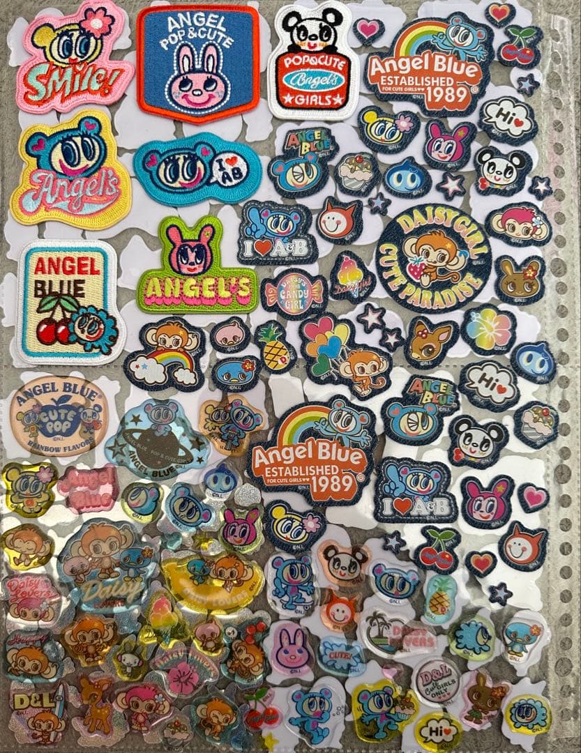 【完成品】シール帳　サンリオ　ラブブ　たまごっち　　その他もたくさんあります！