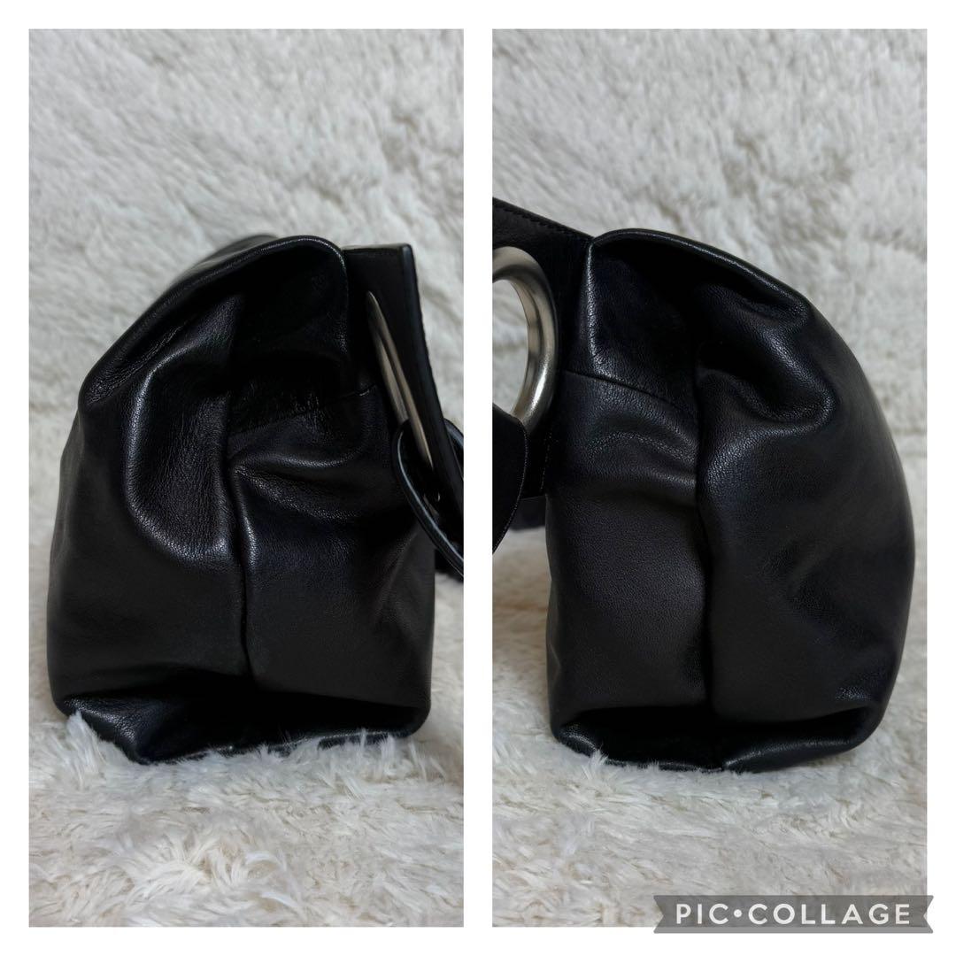 美品　kawa-kawa カワカワ　レザー　ボディバッグ　斜めがけ　肩掛け　金具