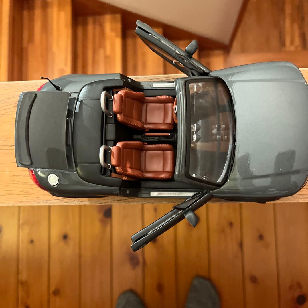 ミニカー Audi TT Roadster 1/18