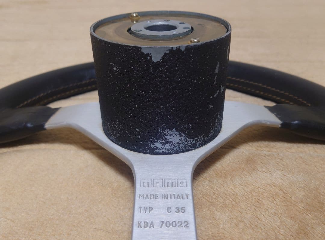 G*T様 【傷あり】モモ キャバリーノ レザーステアリング