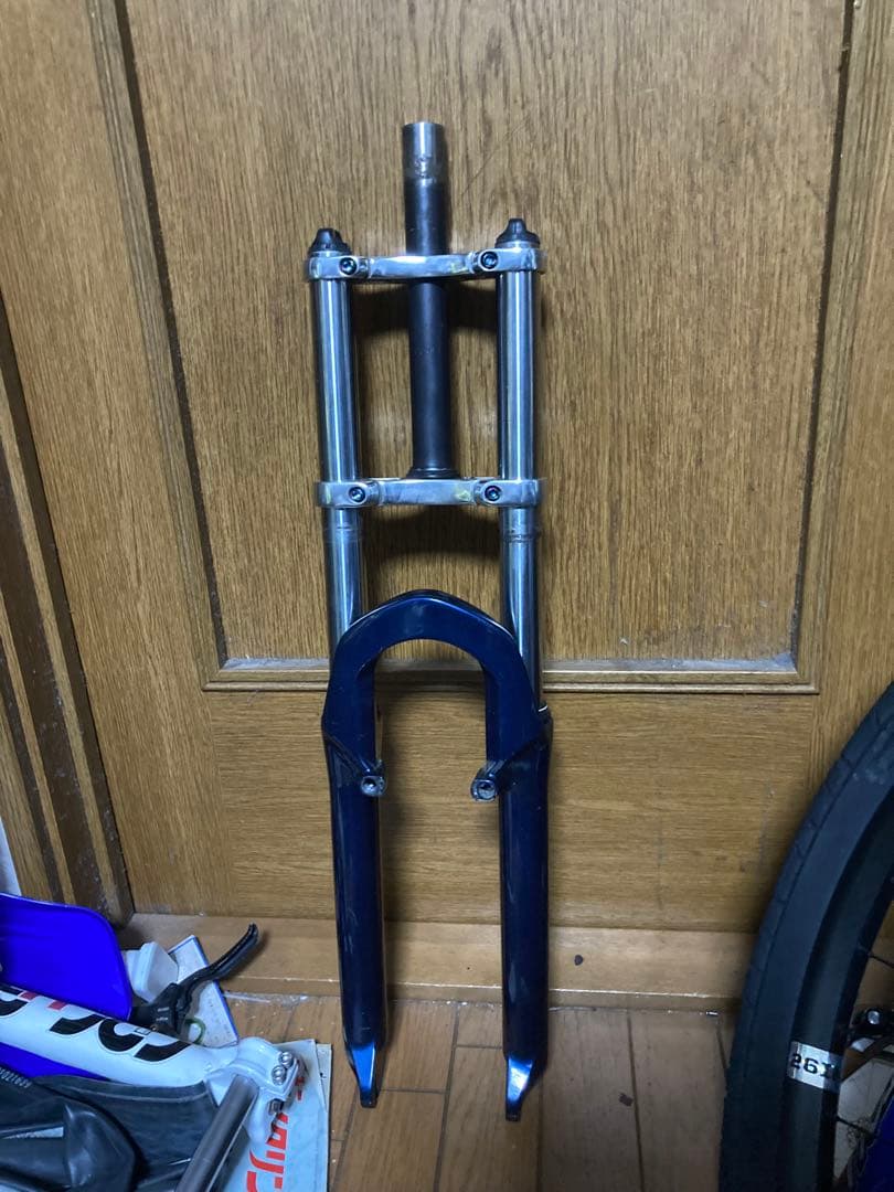サンツアーのマグネシウムダウンヒルフォーク 26インチ
