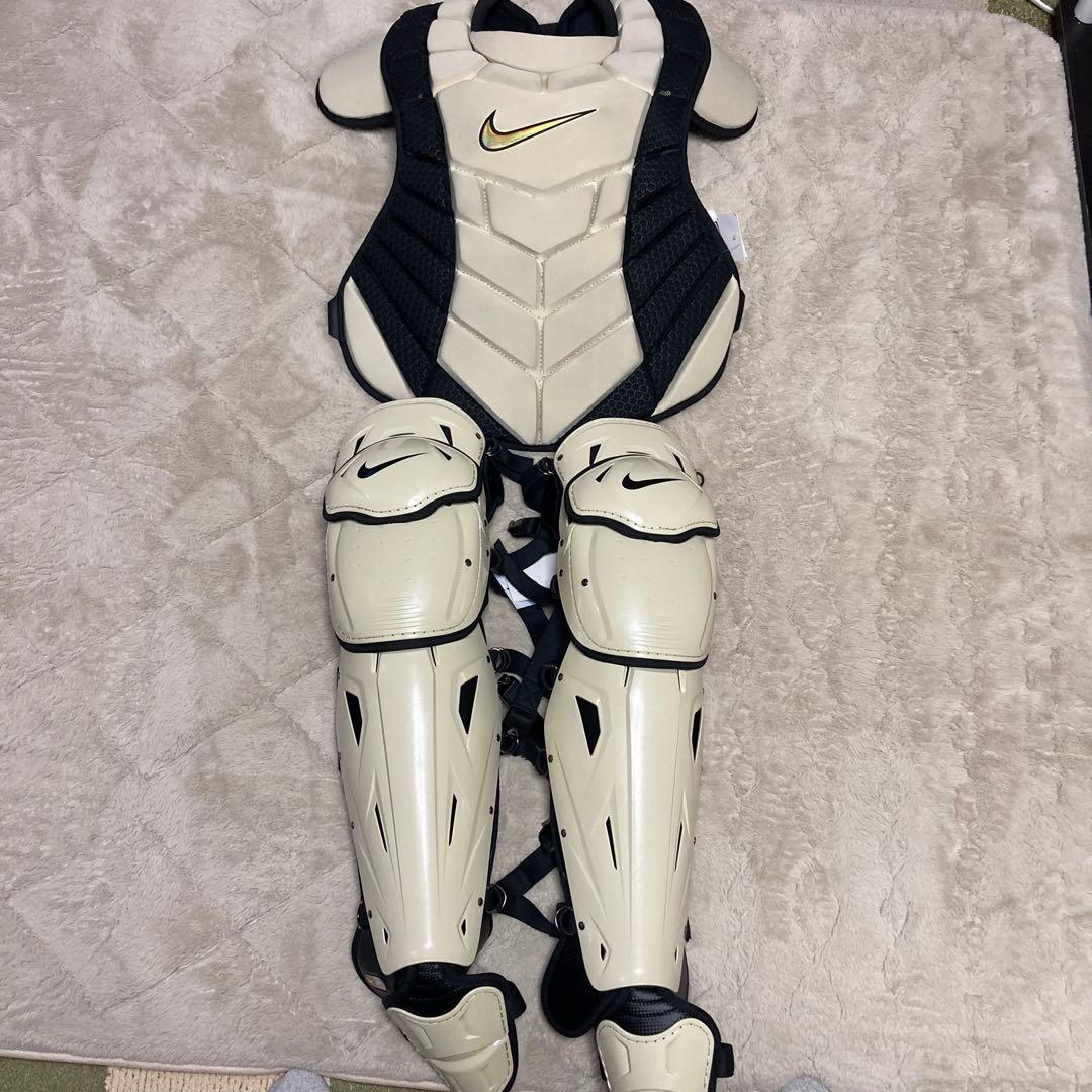 ナイキ硬式キャッチャー防具