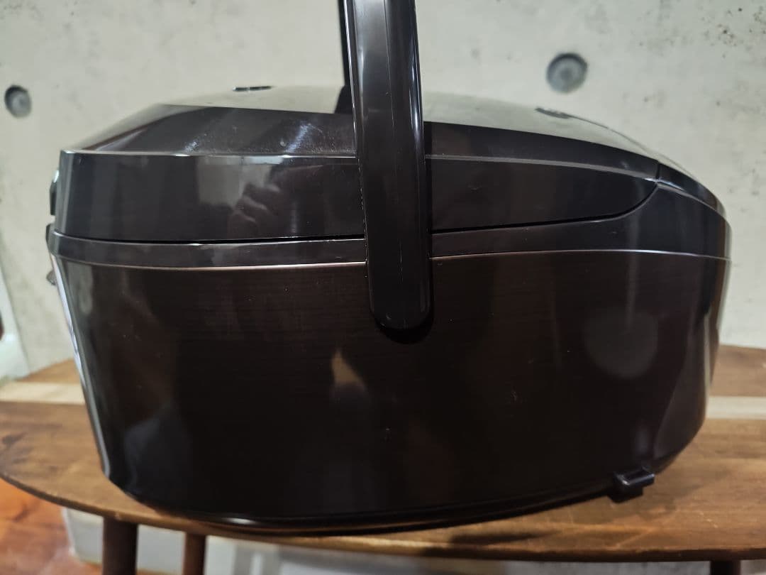 2024年製 TIGER IH炊飯器 JPW-D100 5.5合炊き ブラウン