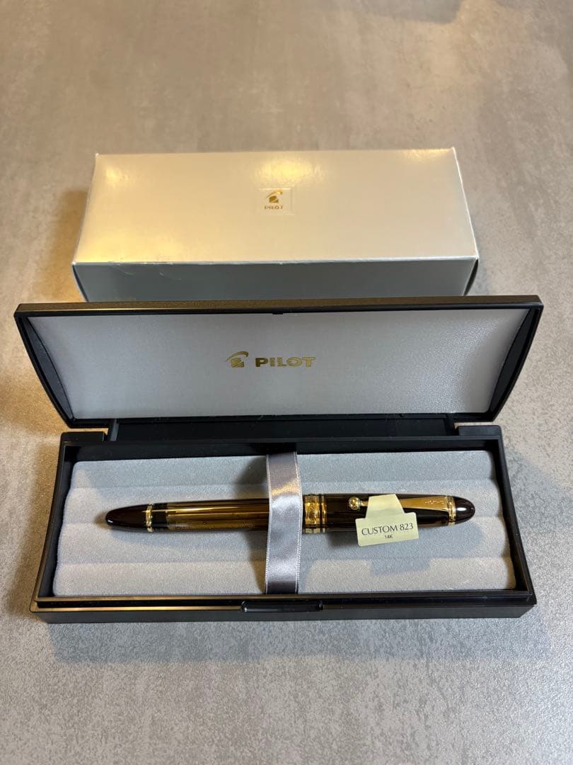 パイロット 万年筆 カスタム823 ブラウン 中字 Mニブ 15号 14K 茶