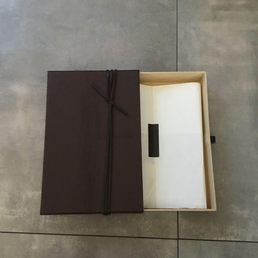 LOUIS VUITTON 11枚,2箱セット