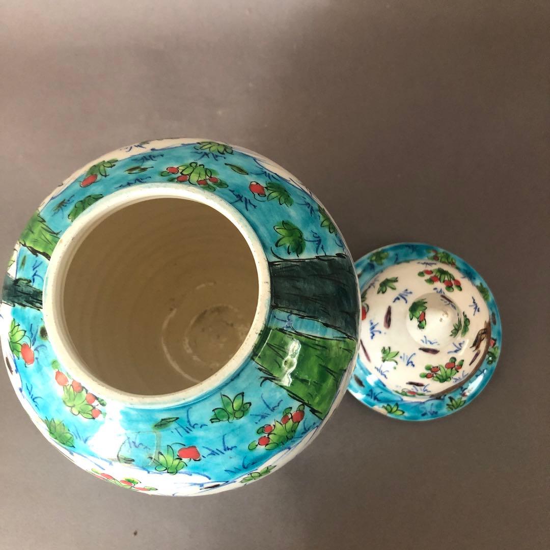 トルコ陶器　人物紋　蓋付き壺