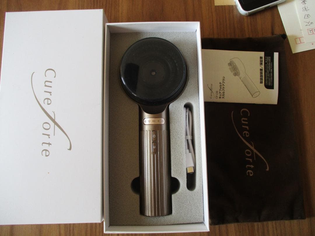 キュアフォルテ　電動スカルプケアブラシ