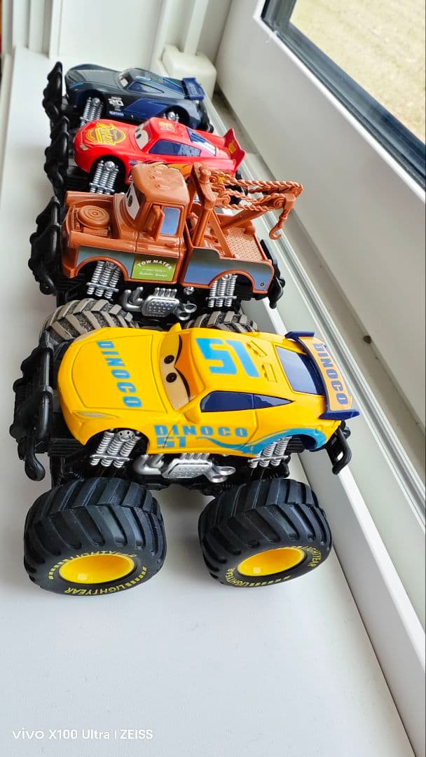 【新品】 カーズ モンスタートラック 8台セット ラミレス メーター ストーム