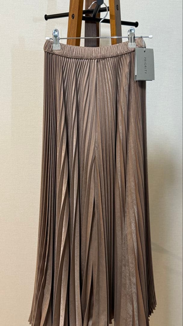【新品】PRIORITY 大人気のプリーツパンツ　秋冬限定のベロア地　モカ色