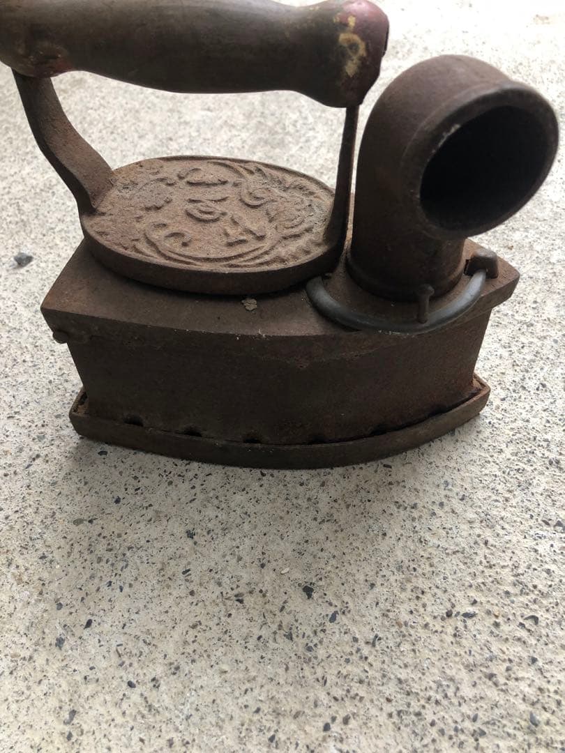 炭火アイロン・ヴィンテージ　炭火アイロン　鉄鋳物