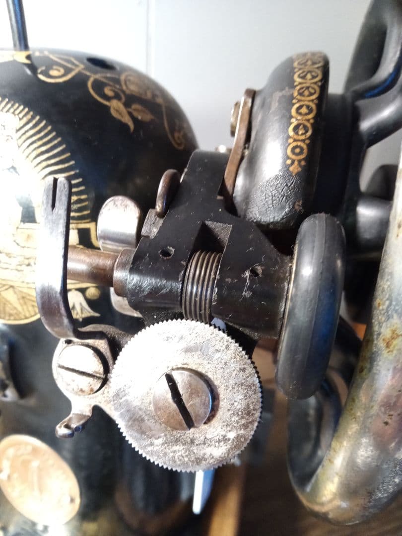 最終超特価　縫うためのアンティークミシン　シンガー　スフインクス　モーター付