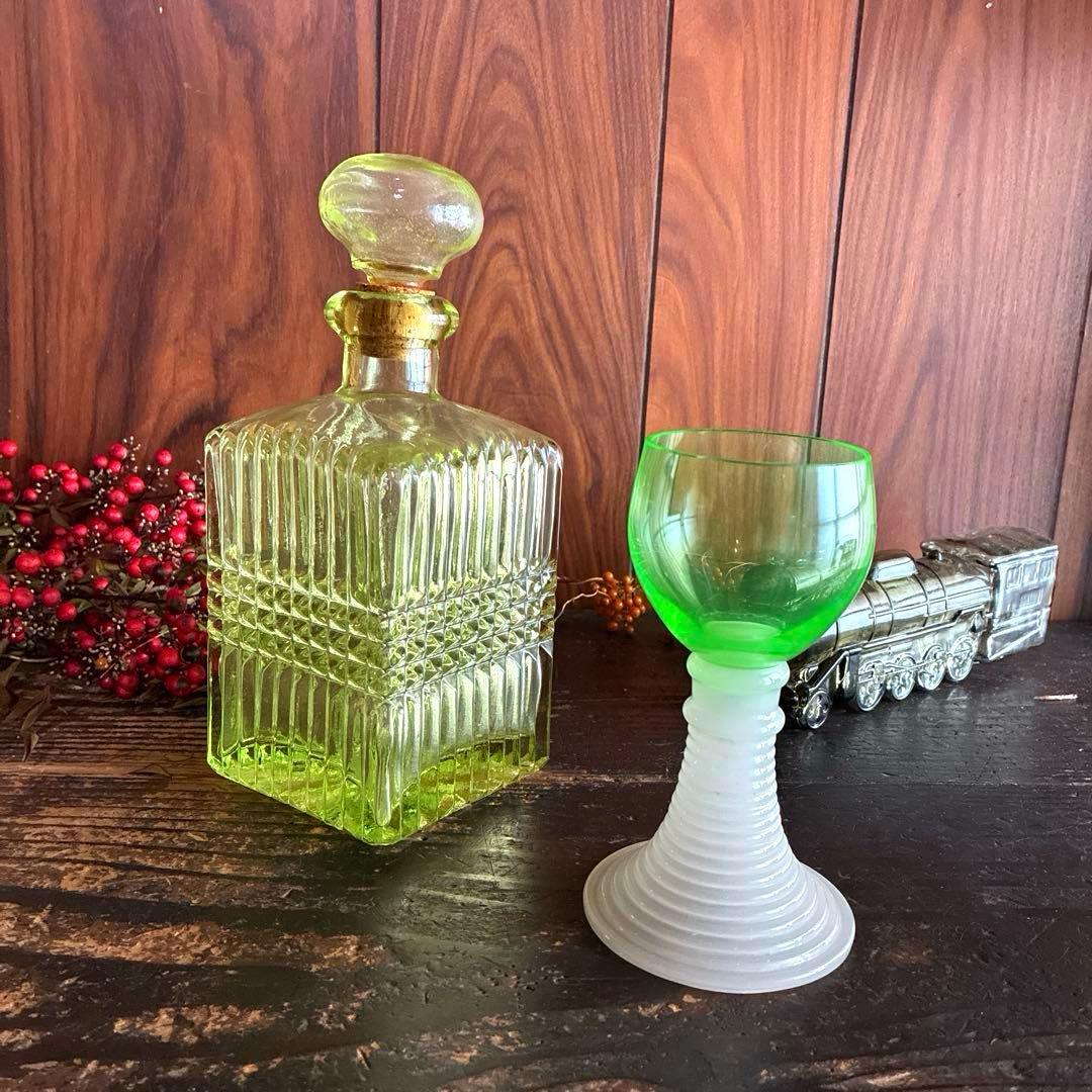 骨董　時代ガラス　超希少　ウラン練りガラス　バイカラー　ワイングラス　レーマー杯