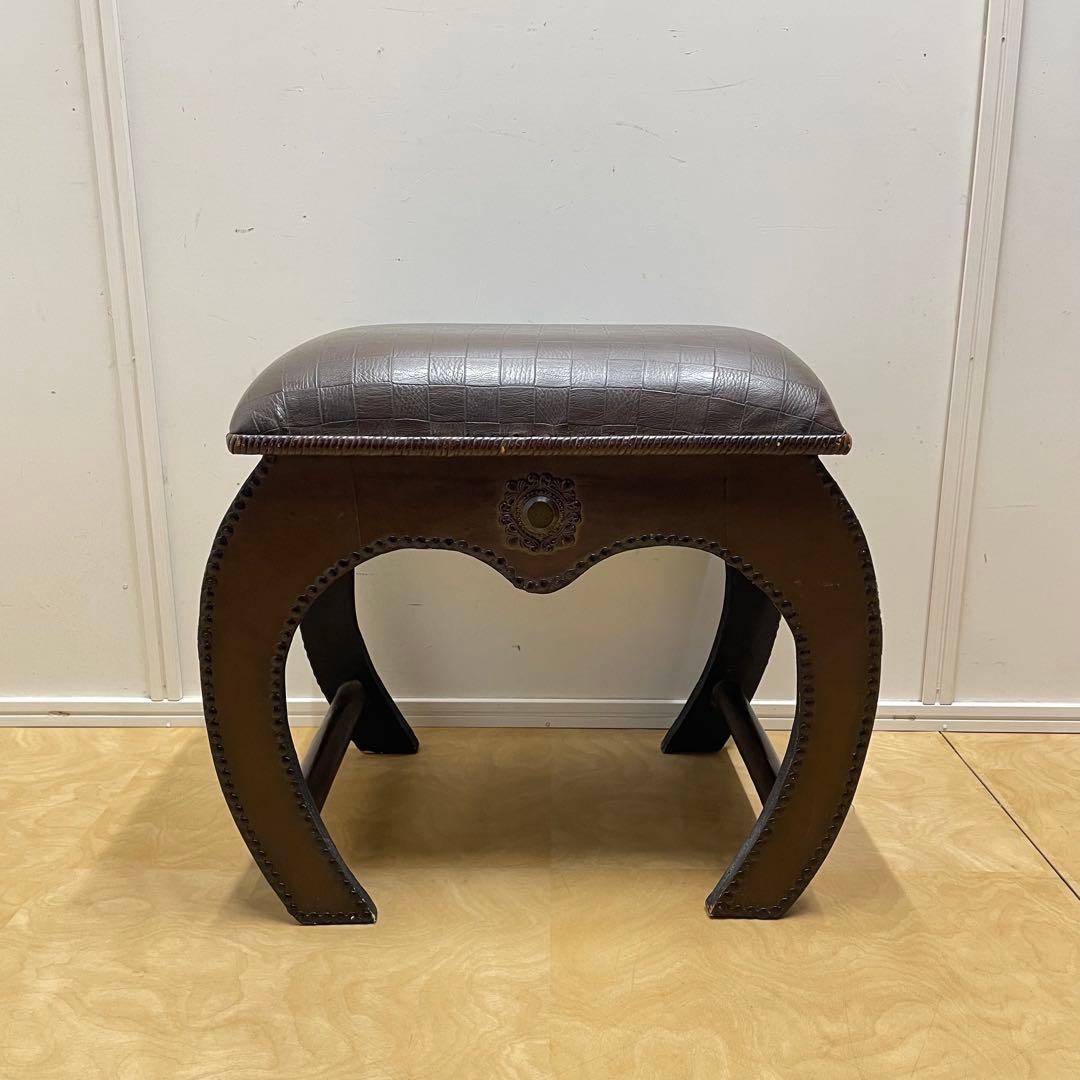アンティーク調 スツール オットマン 鋲打ち レザー 椅子 イス 英国スタイル