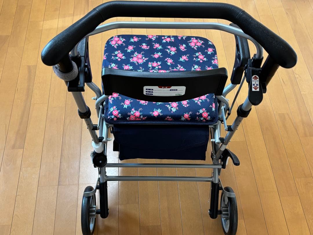 新品同様　シルバーカーデュオST 買い物カート　手押し車　花柄　折り畳み