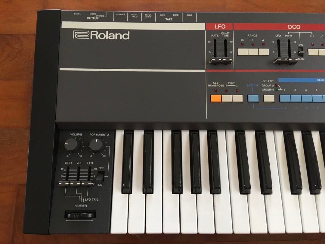鍵盤楽器 Roland JUNO 106