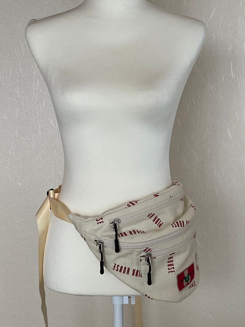 娜菩魅　4月11日　ボディバッグ　ウエストポーチ　ショルダーワッペン生成り