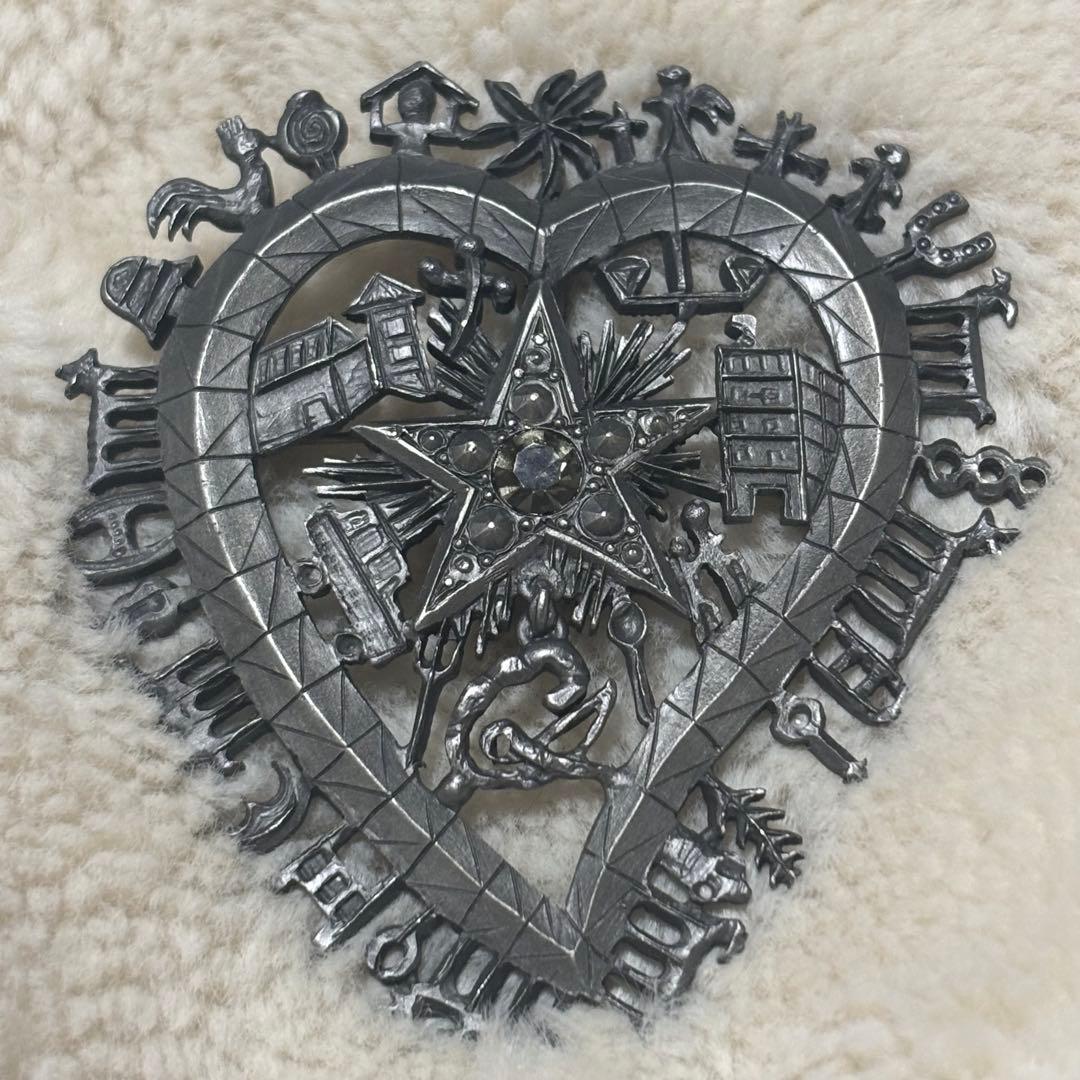 クリスチャンラクロワ　ブローチ