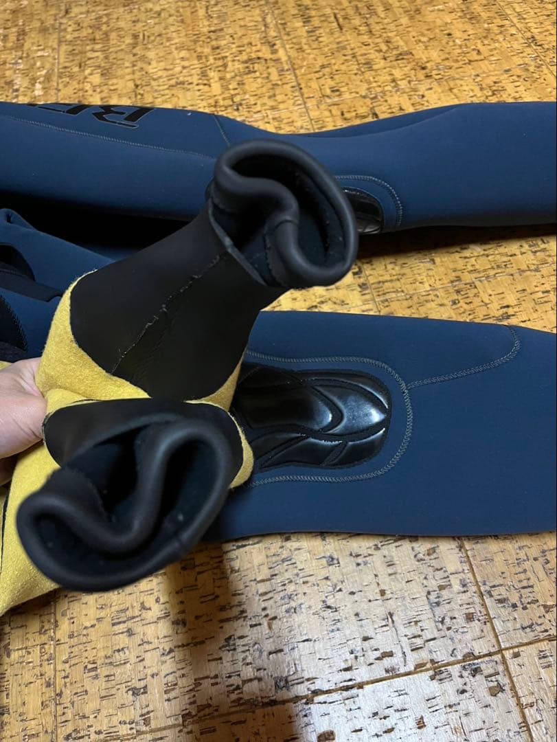 匿名配送　美品　BEWET ドライスーツ