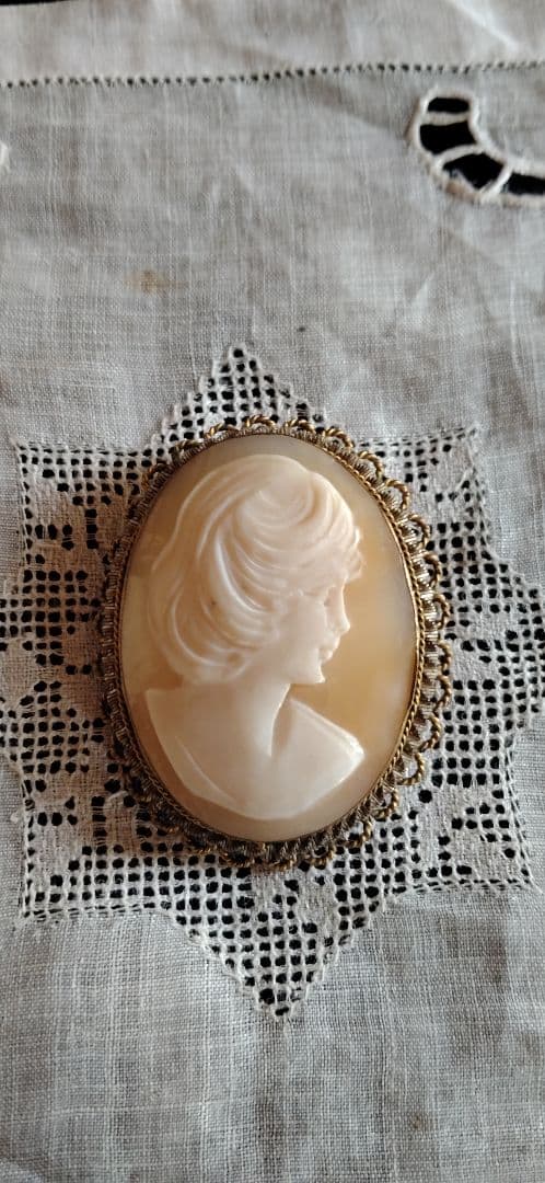 ロンドンで見つけたヴィンテージカメオブローチ