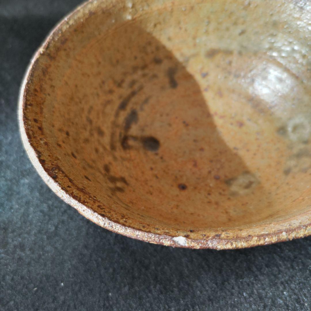 小林東五　伊羅保茶碗　茶道具　中古品　ホツ（小さな欠け）あり　ご飯茶碗にも